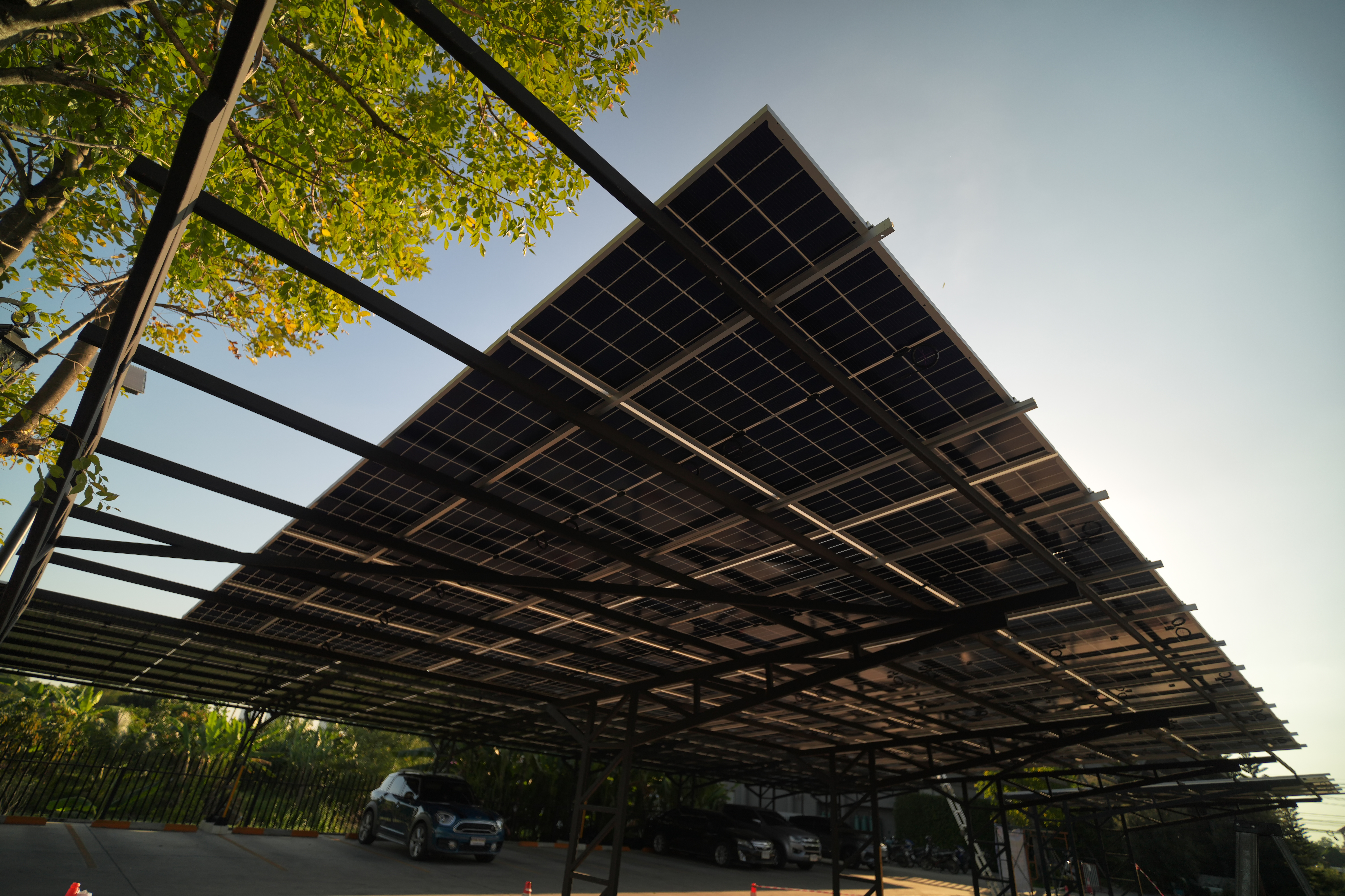 Beautiful solar pergola in Florida backyard